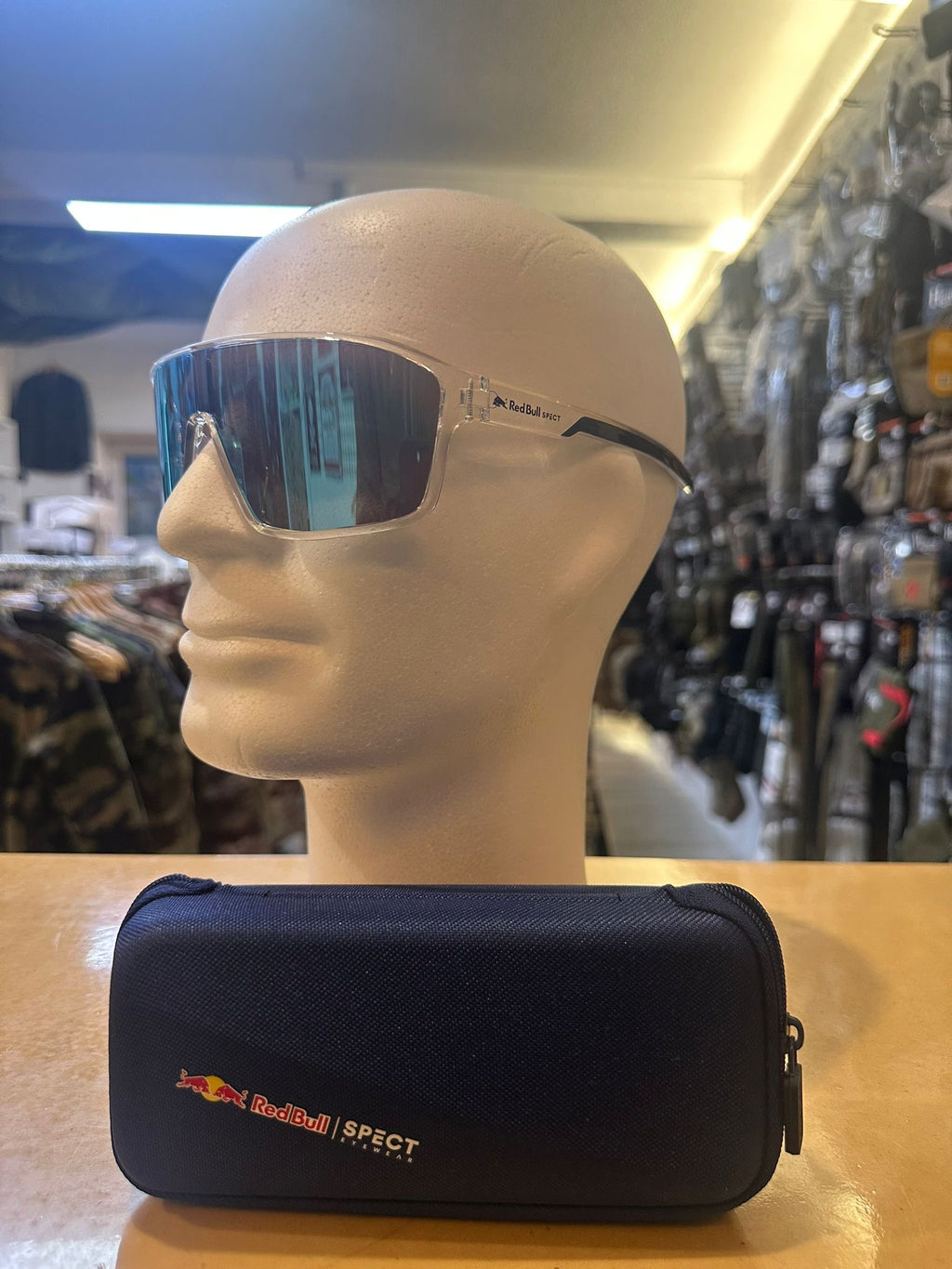 Lunette de soleil SPECT Red Bull. DAFT 013.