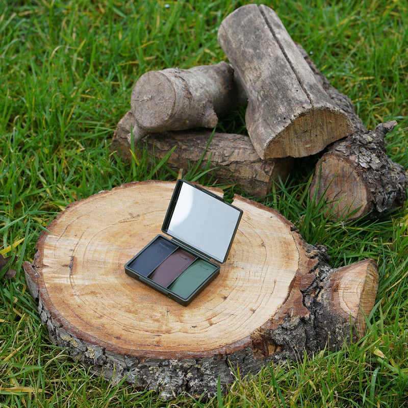 Palette camouflage / Crème / Miroir / Maquillage. BCB.