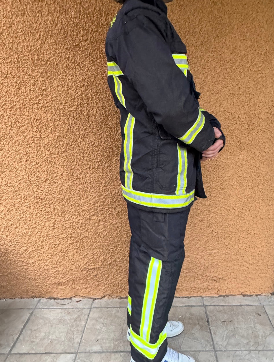 Tenue de feu pour sapeurs-pompiers: veste + pantalon / Original / Anti feu.