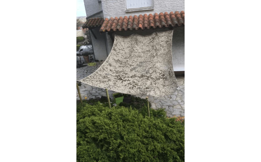 Filet de camouflage renforcé cordé / 80% d'ombrage / Voile d'ombrage /  300 Deniers  / Sable, Beige. BARTAVEL.