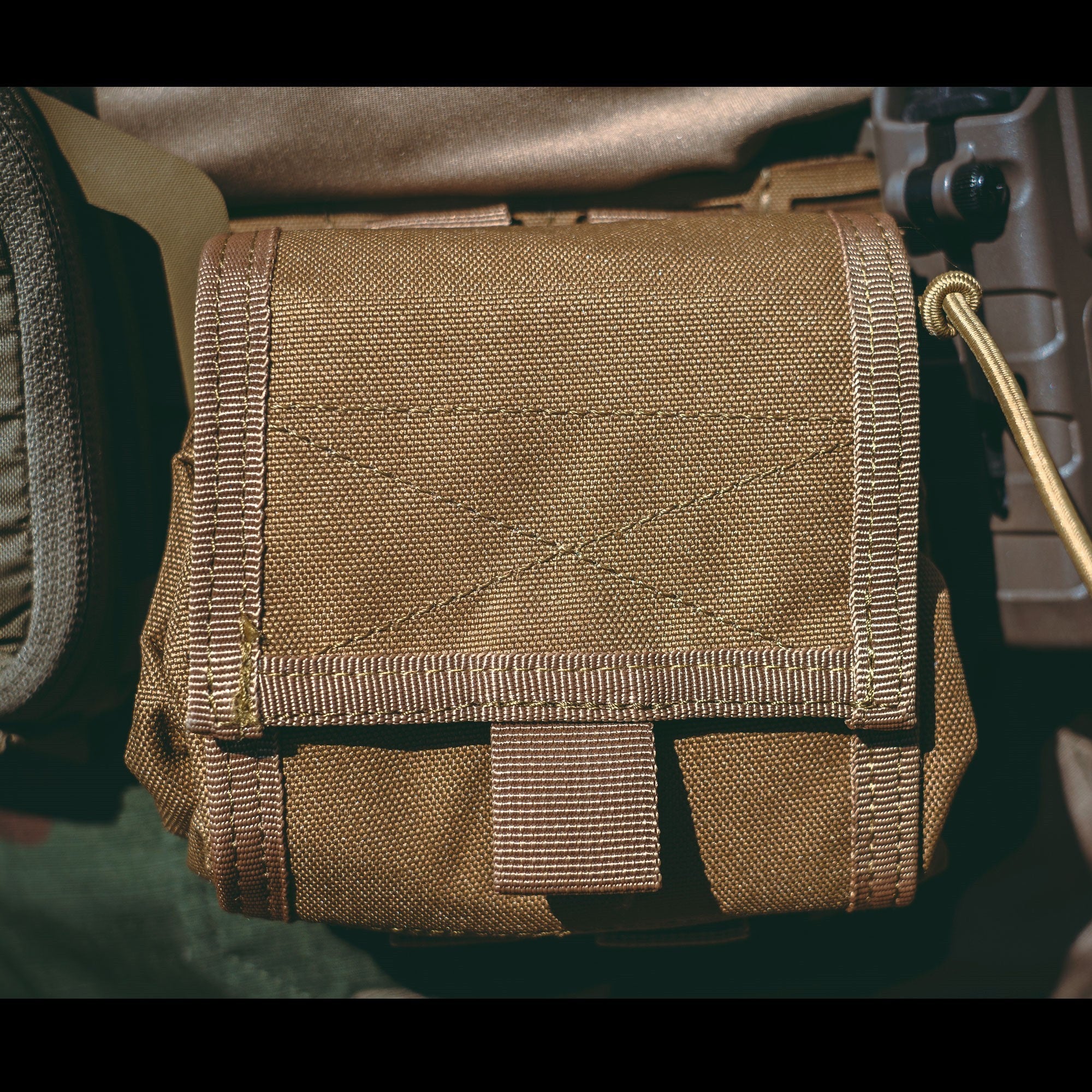 Pochette de délestage / Dump pouch / Pochette vide chargeur / Sable. DCA OPEX.