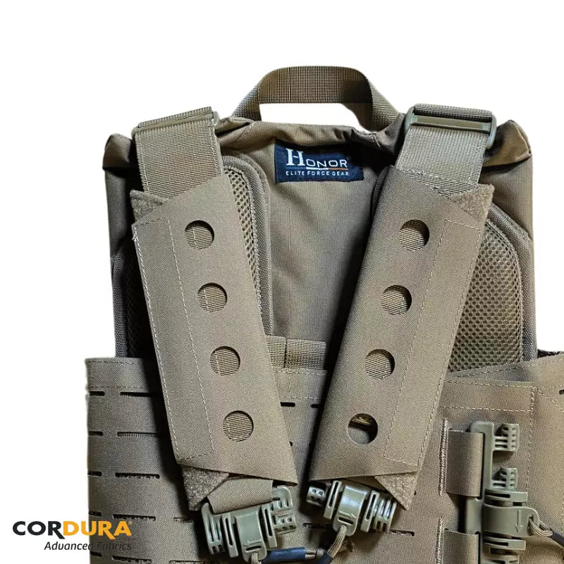 Pad de confort d'épaule pour porte plaque / Coussinet / Sable. HONOR.