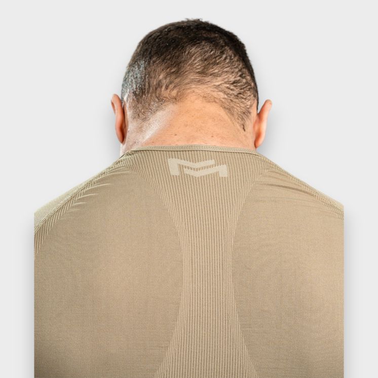 Baselayer / Haut "Atacama" / +10°, -10° / Thermique / T-shirt manche longue / Sable. SUMMIT OUTDOOR.